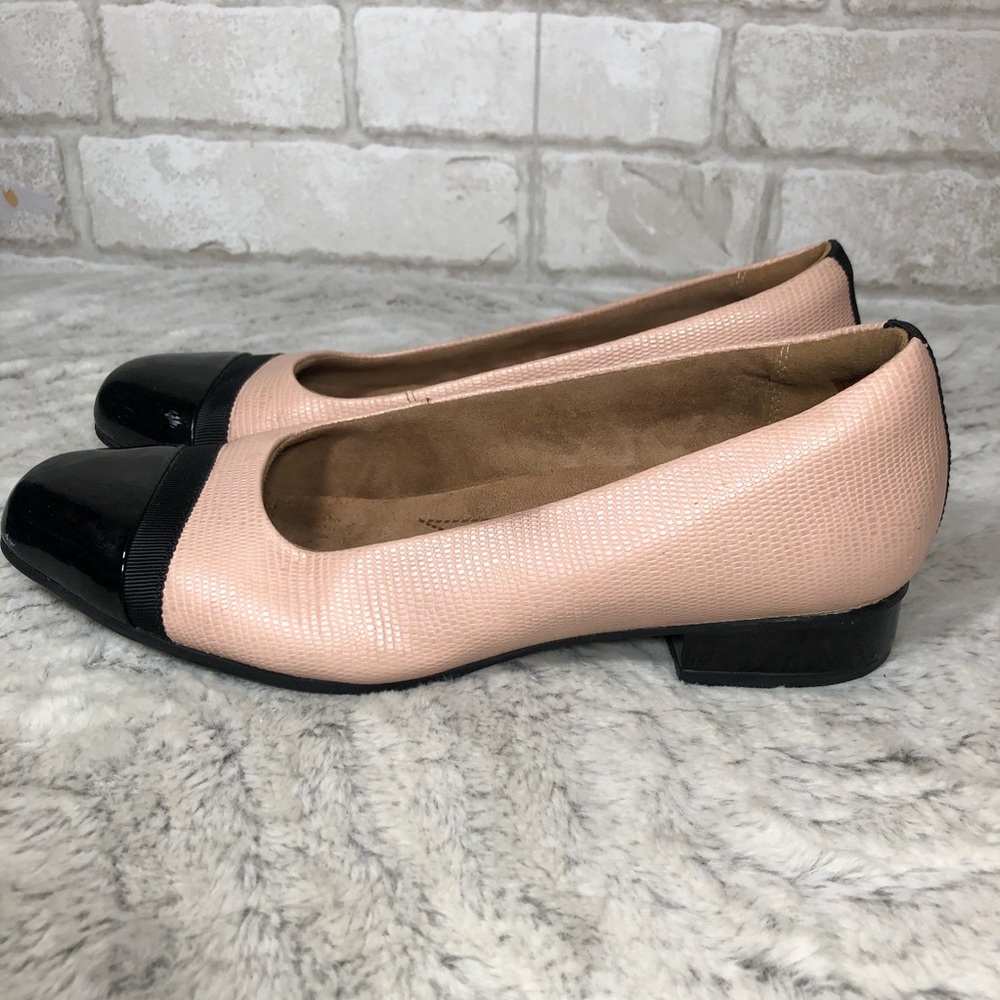 Cap Toe Low Heel Lizard Print Career Shoes - Picture 4 of 12